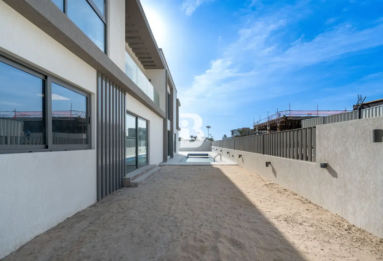 Custom 7 Bedroom | Rooftop | Skyline Views