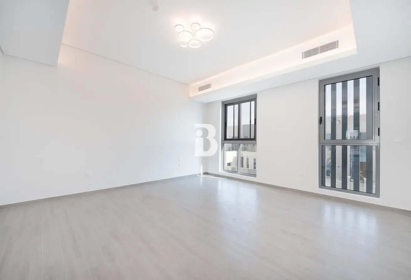 Custom 7 Bedroom | Rooftop | Skyline Views