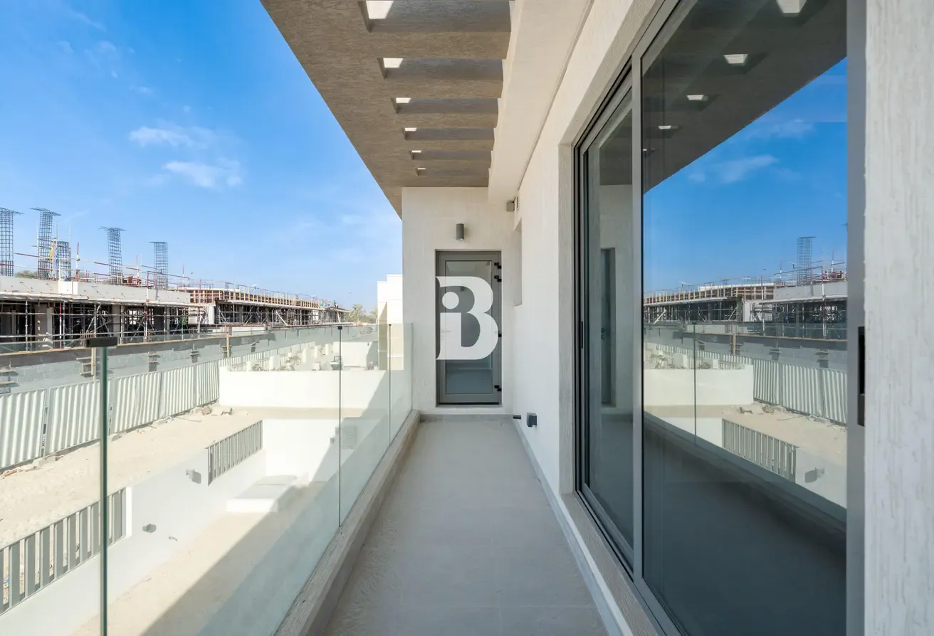Custom 7 Bedroom | Rooftop | Skyline Views