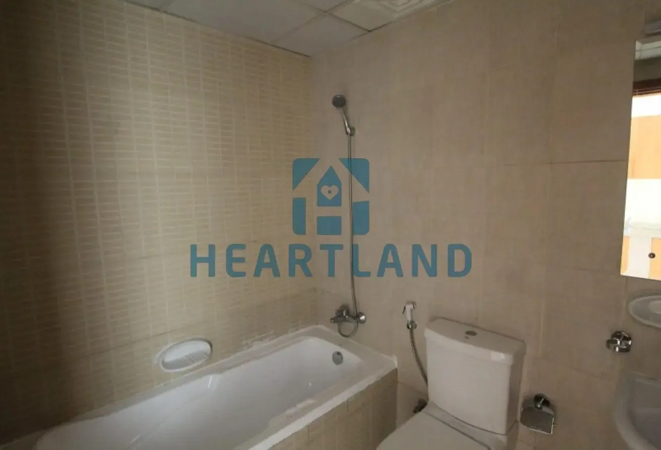 Vacant | Lake View | Studio With Parking| Lakeside