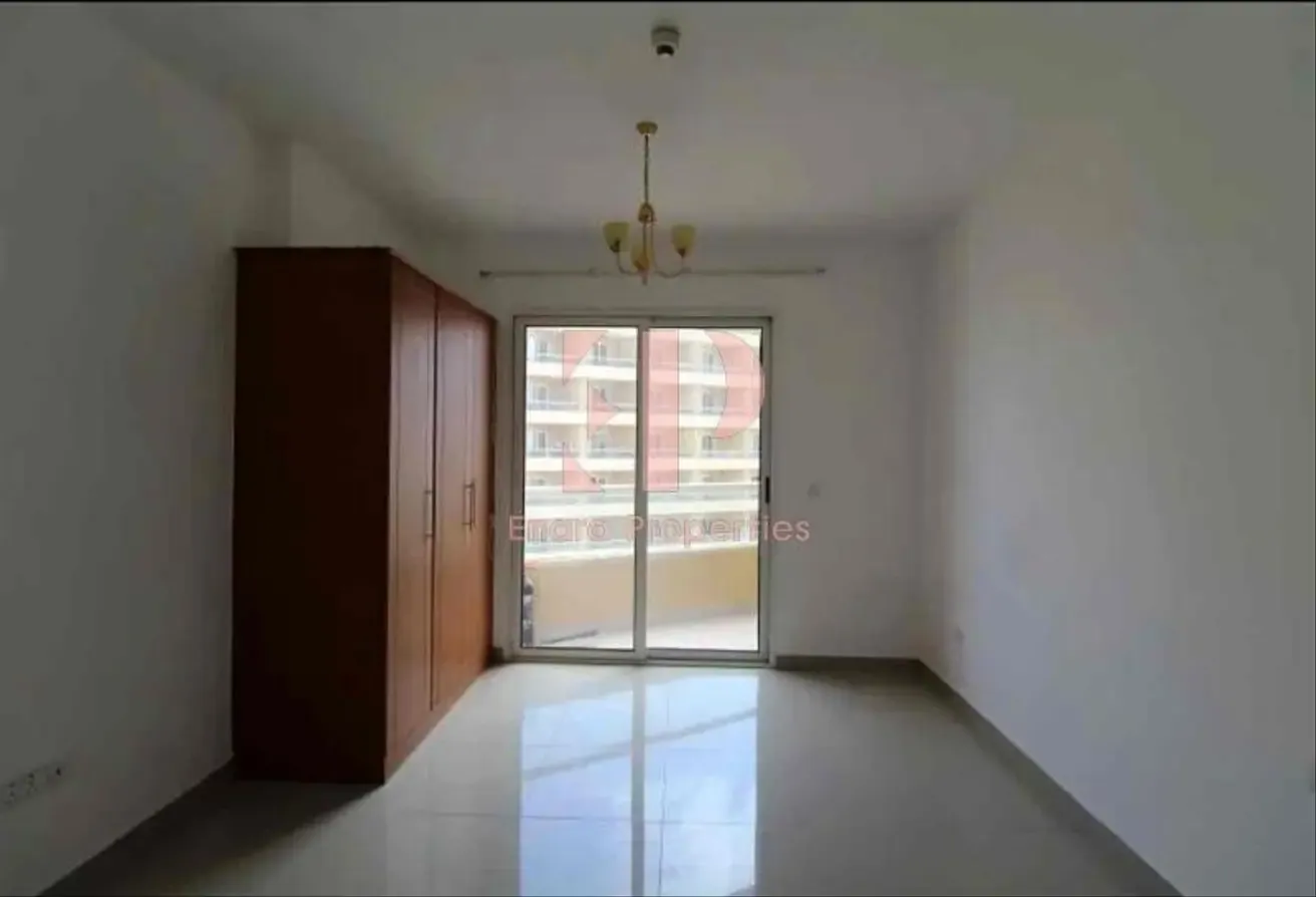 Vacant l Ready for transfer l  Spacious Studio |