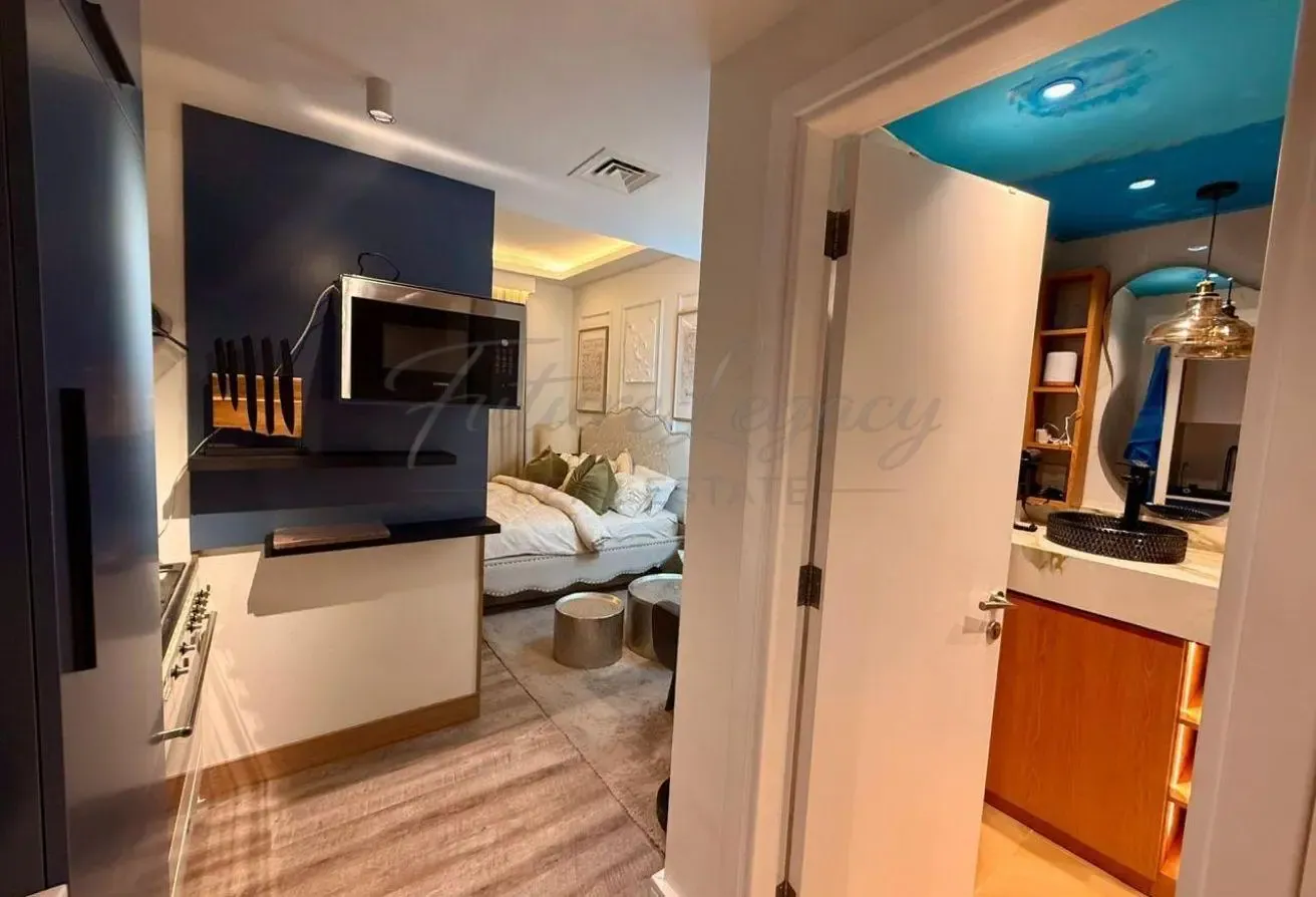 STYLISH COZY FURNISHED STUDIO l READY TO MOVE IN