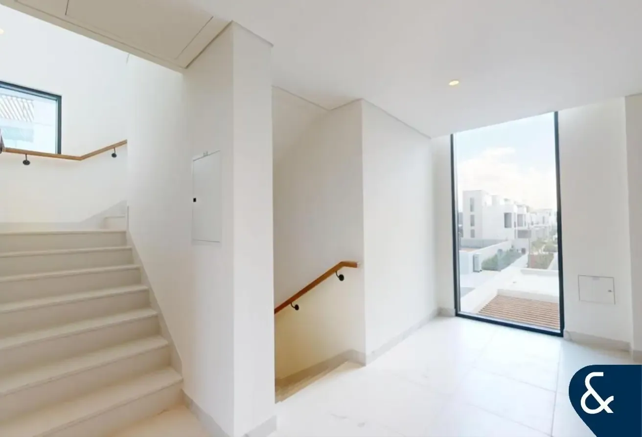 Corner Plot | Type B | Backs Park