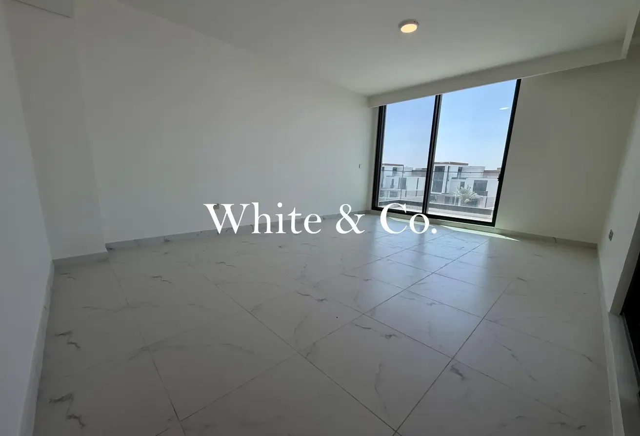 Park, Pool and Gym Backing |  5 Bed Type B