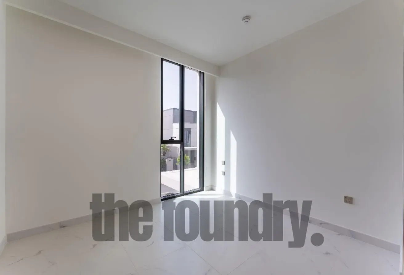 Stunning 5-Bed Corner Villa | Single Row | New