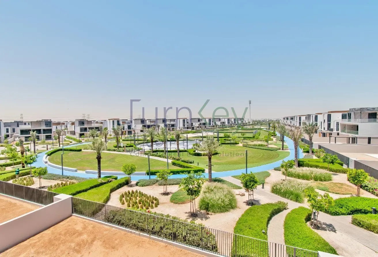 Corner Plot | Single Row l On the Park