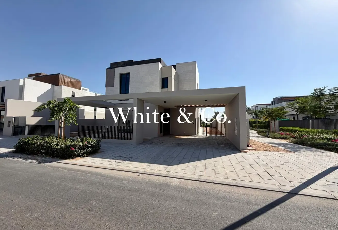 Panoramic Central Park Views | Corner Plot