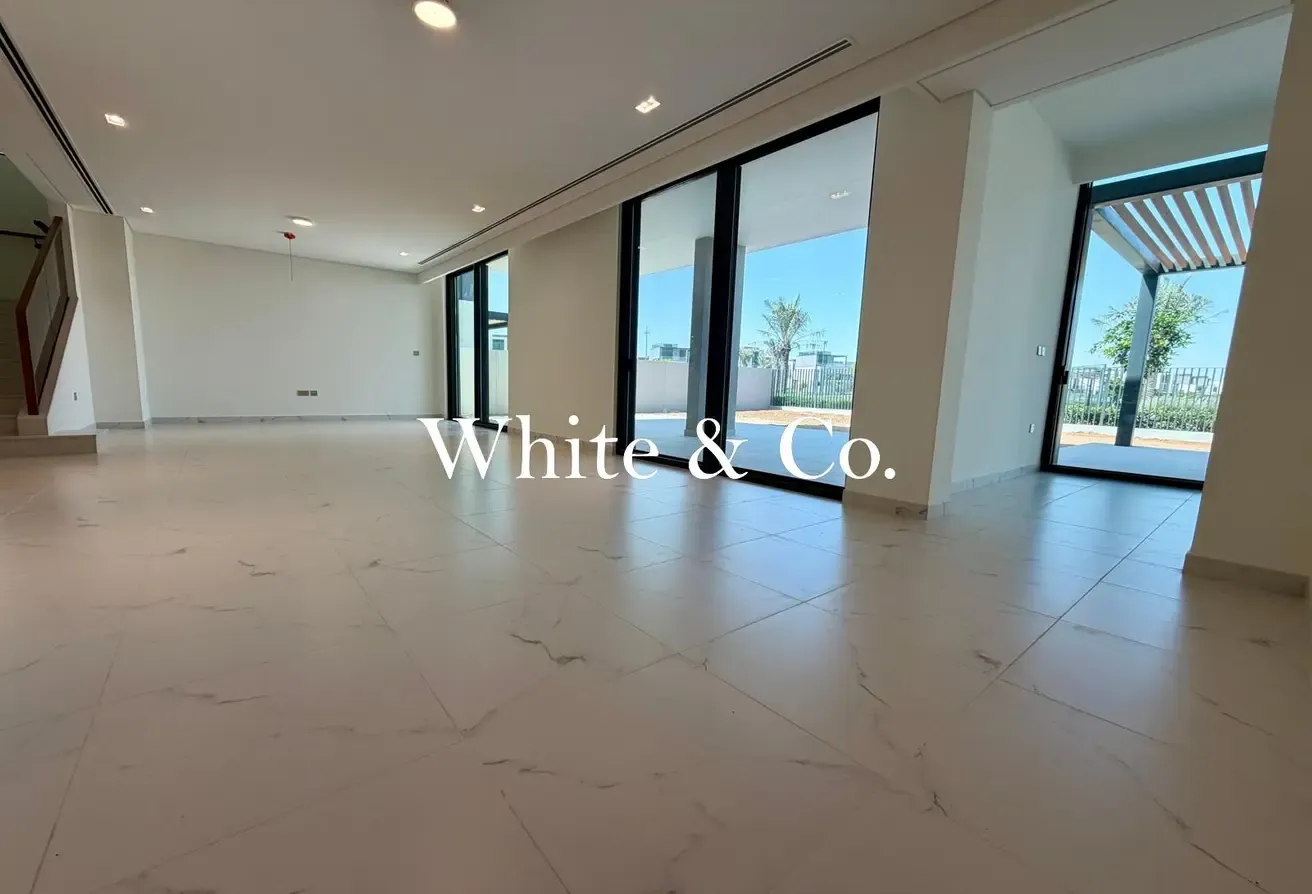 Panoramic Central Park Views | Corner Plot