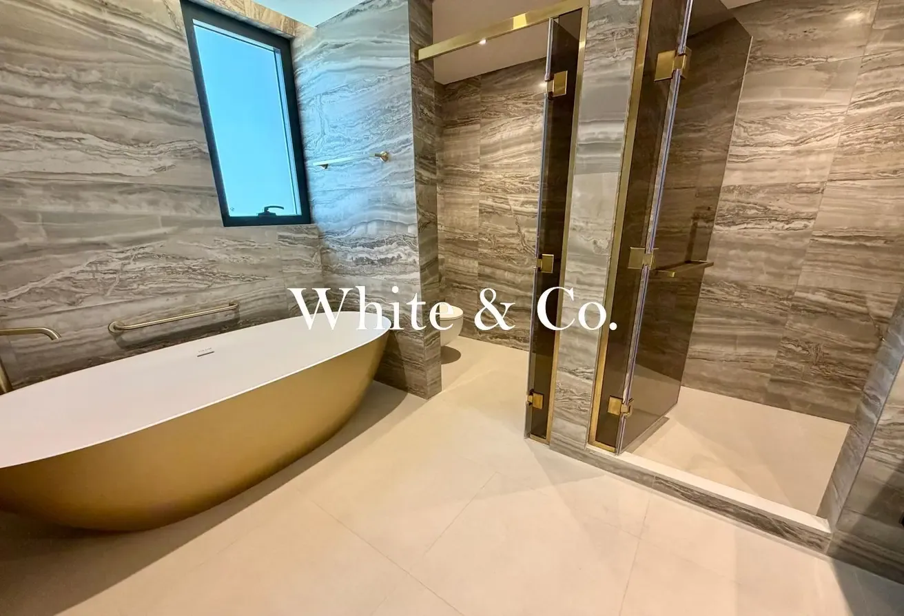 Panoramic Central Park Views | Corner Plot