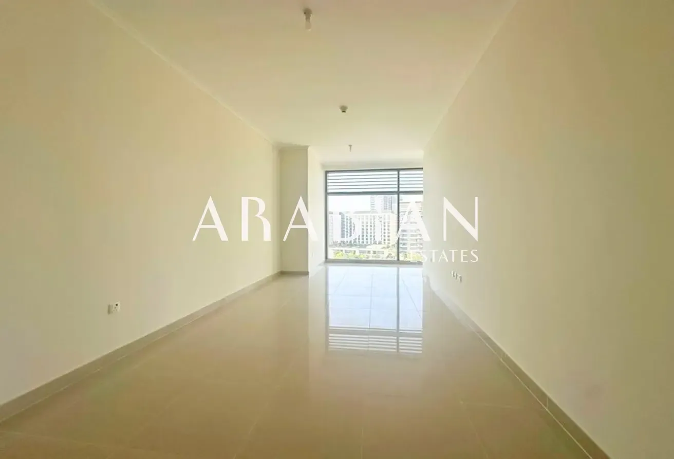 Vacant | Large Terrace | Full Park View