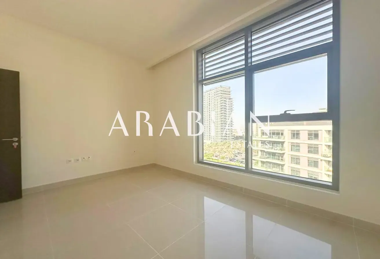 Vacant | Large Terrace | Full Park View