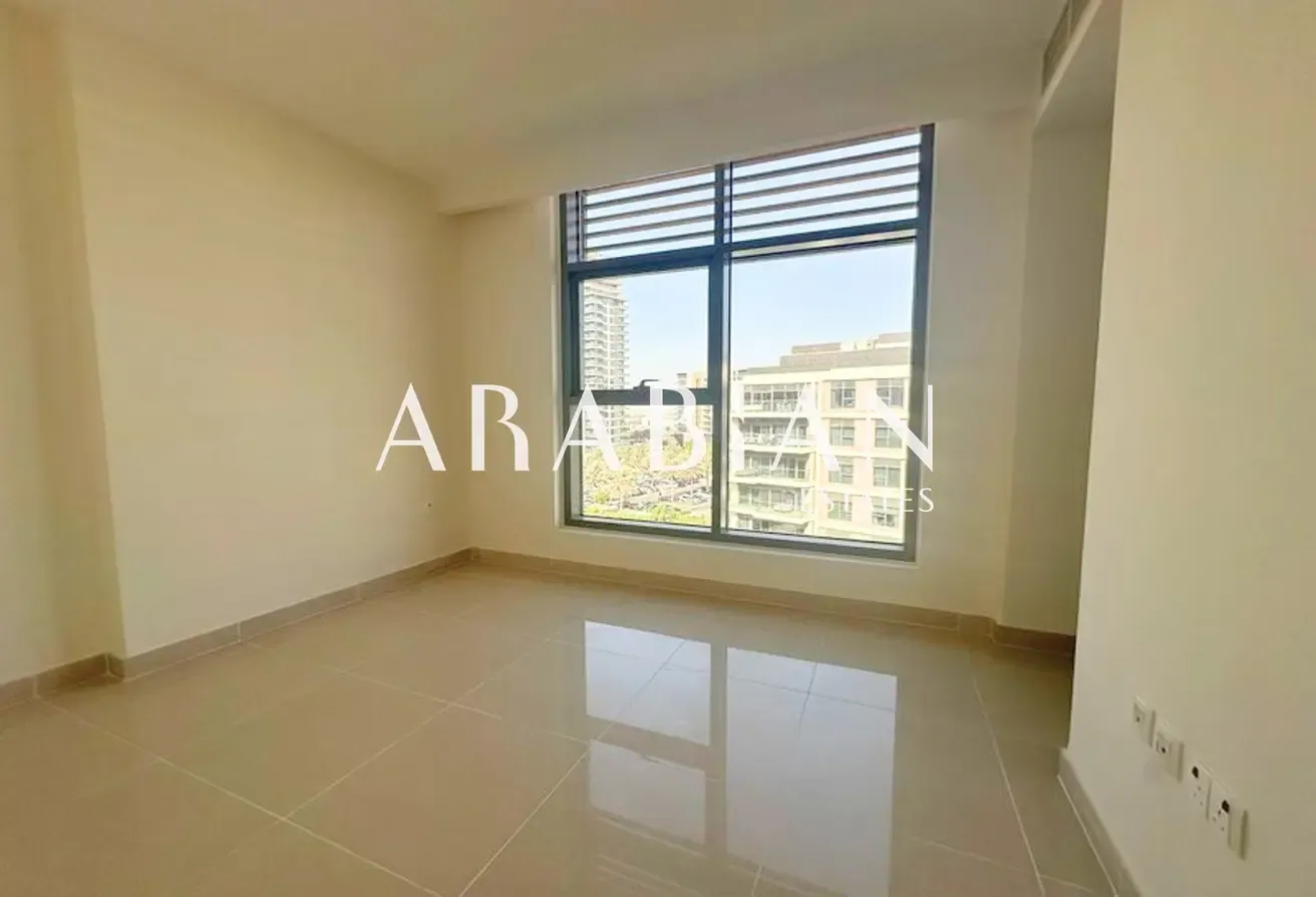 Vacant | Large Terrace | Full Park View