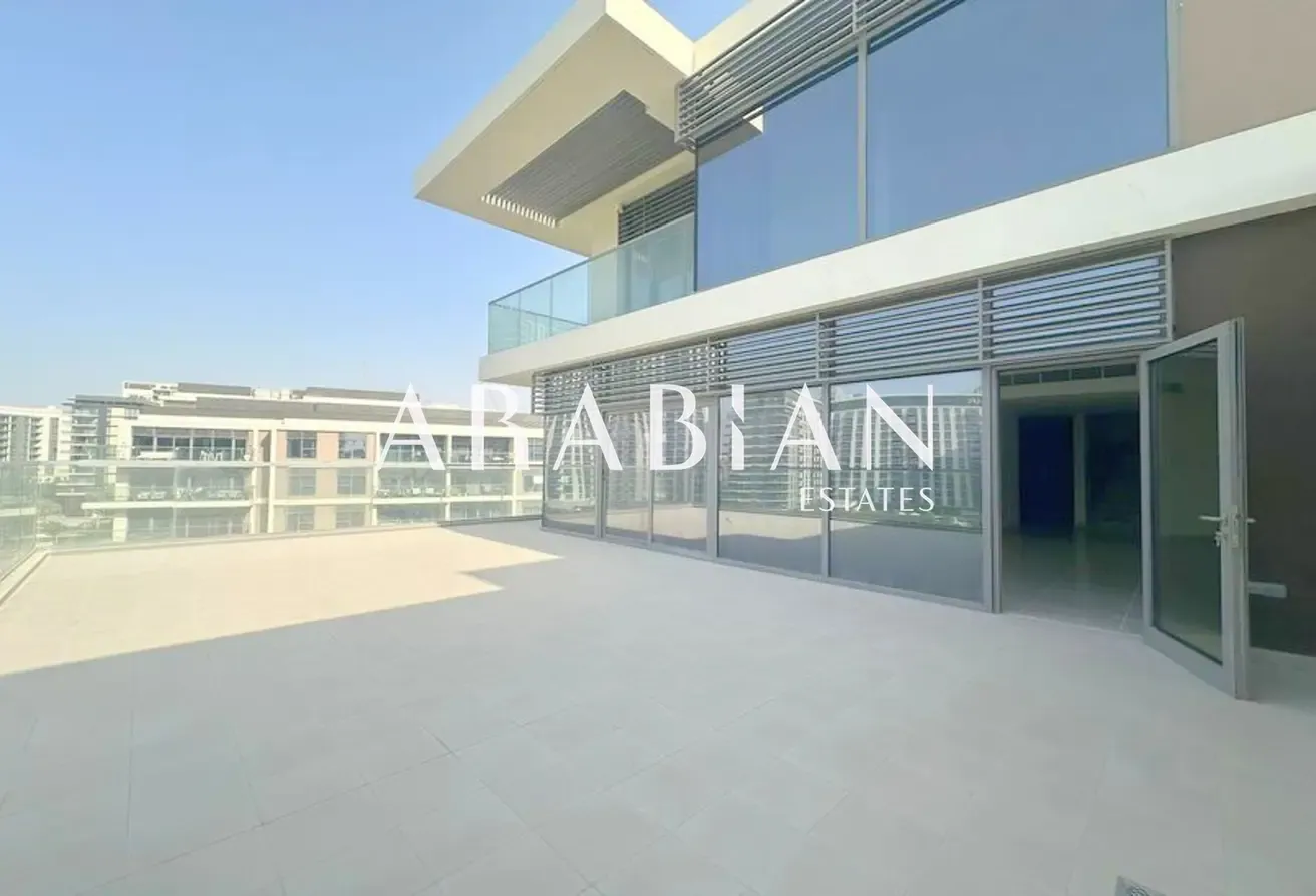 Vacant | Large Terrace | Full Park View