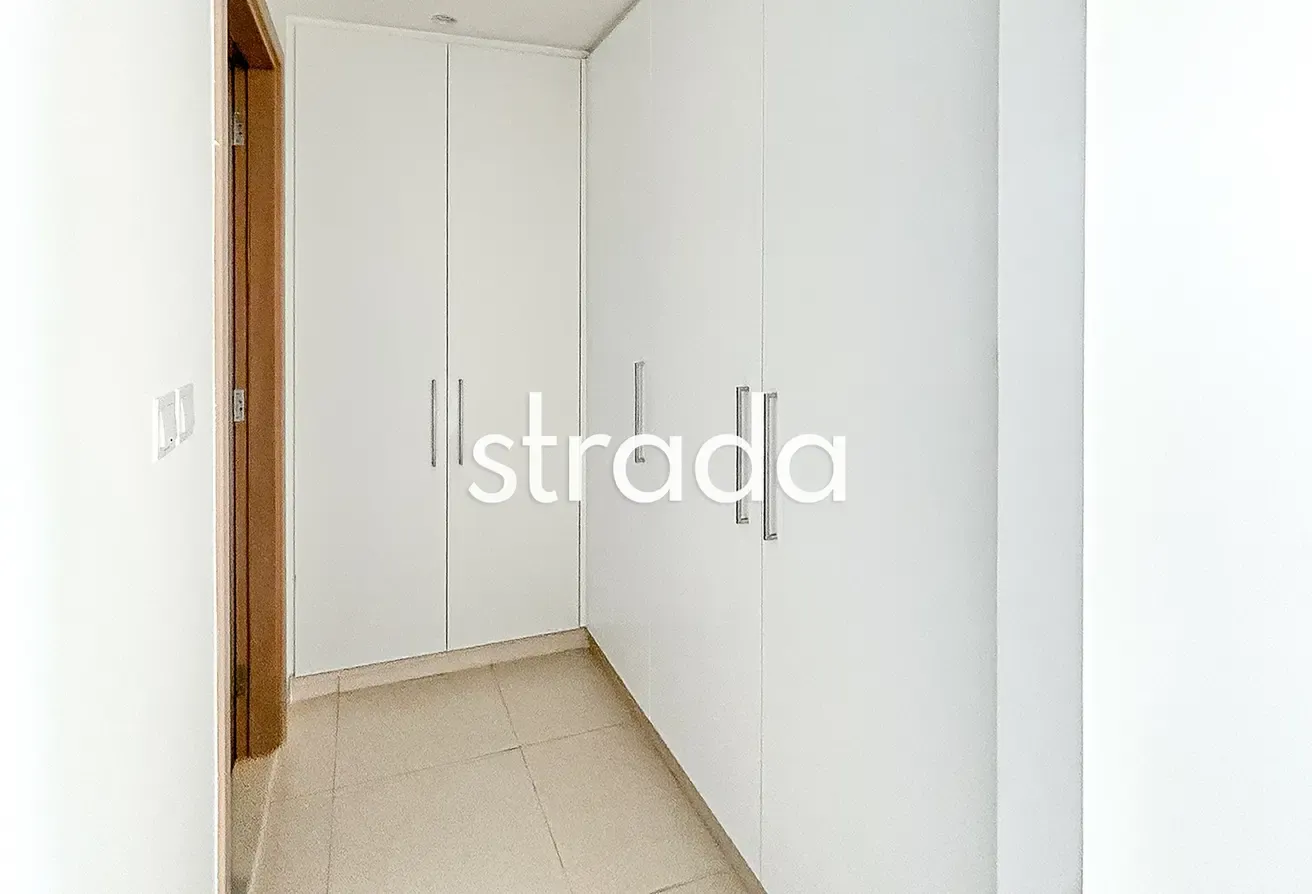 Park View | Maids Room | Vacant Transfer