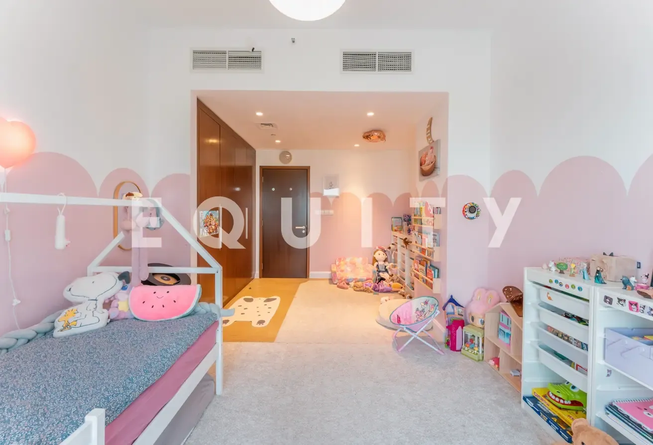 Exclusive | Upgraded | VOT | Corner Unit | 3 BR