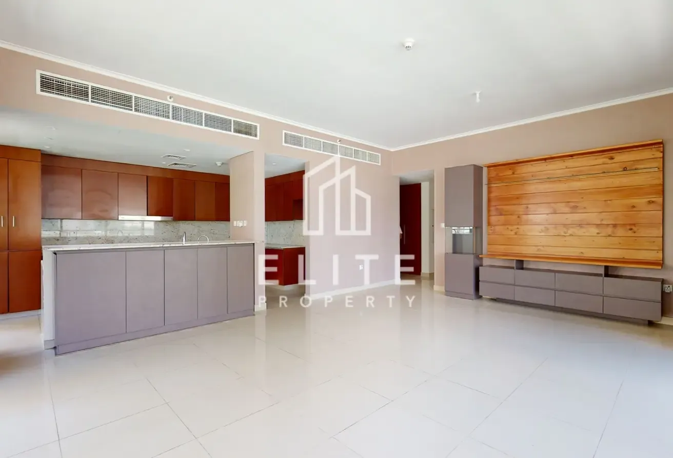 RARE LAYOUT | WELL MAINTAINED | MULTIPLE OPTIONS