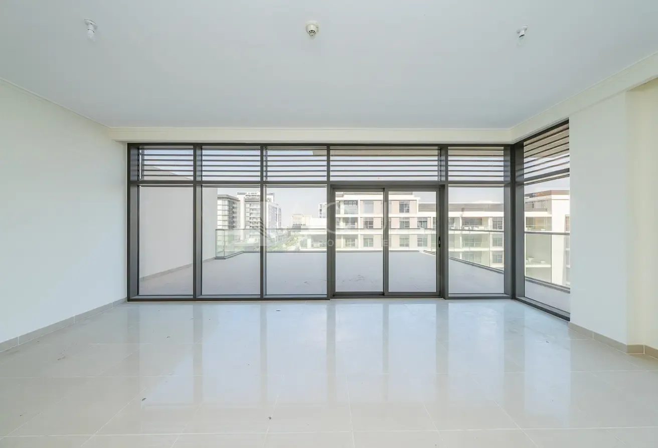 Duplex Layout  | High Floor | Prime Location