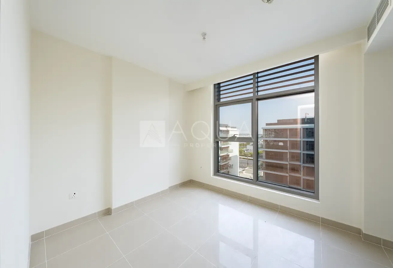 Duplex Layout  | High Floor | Prime Location