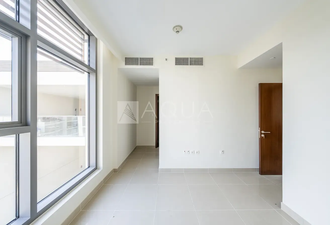 Duplex Layout  | High Floor | Prime Location