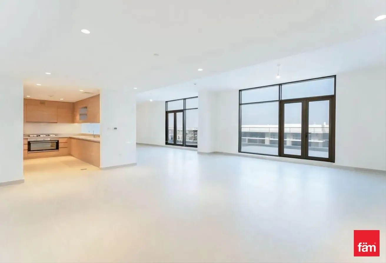 Spacious Layout | Vacant | Community Expert