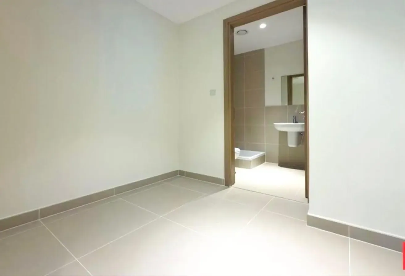 Spacious Layout | Vacant | Community Expert