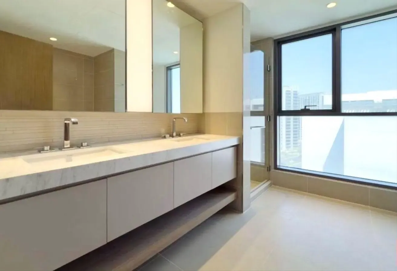 Spacious Layout | Vacant | Community Expert