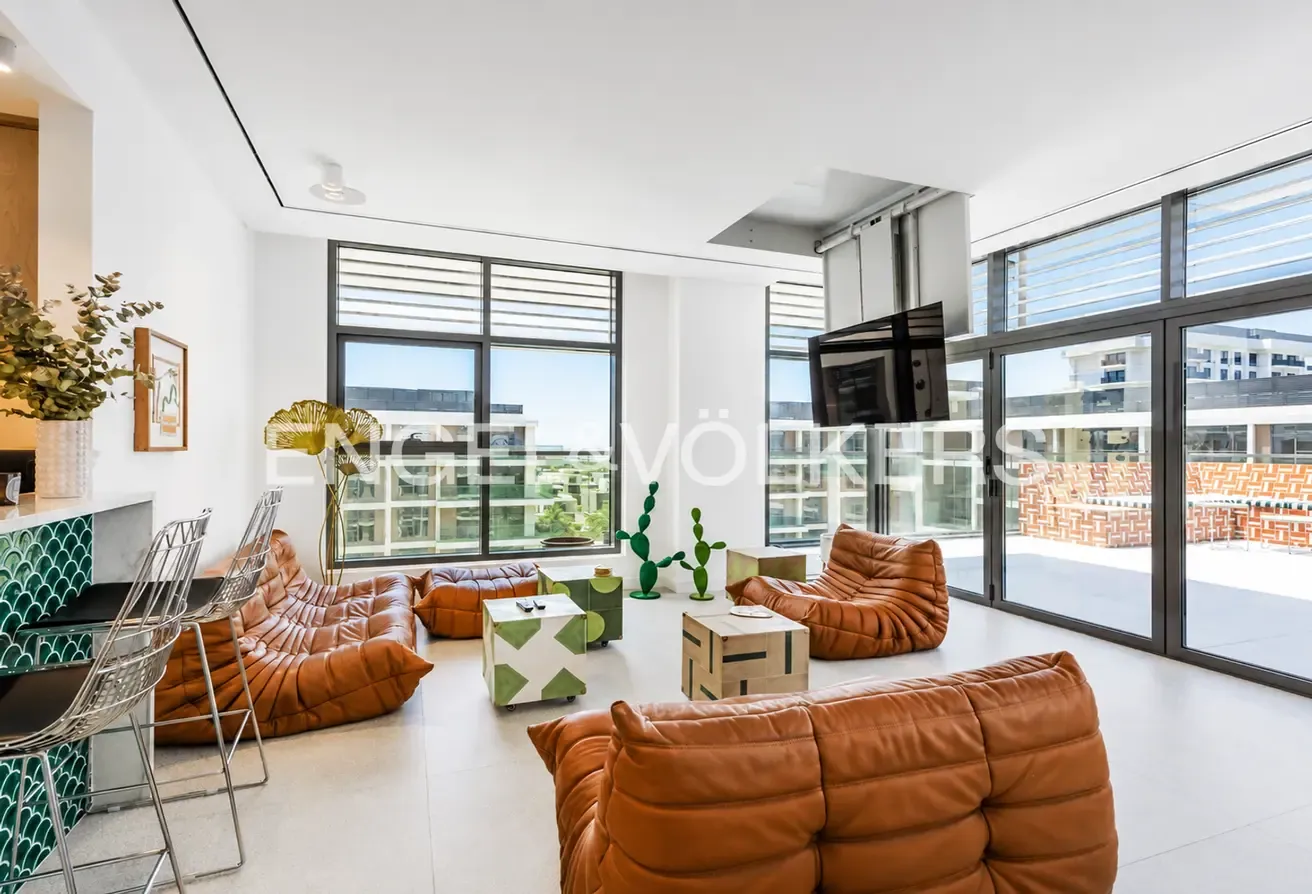 Fully Upgraded | Luxury Penthouse | Park Views
