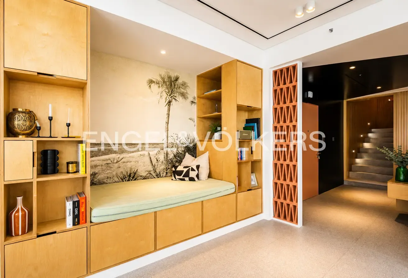 Fully Upgraded | Luxury Penthouse | Park Views
