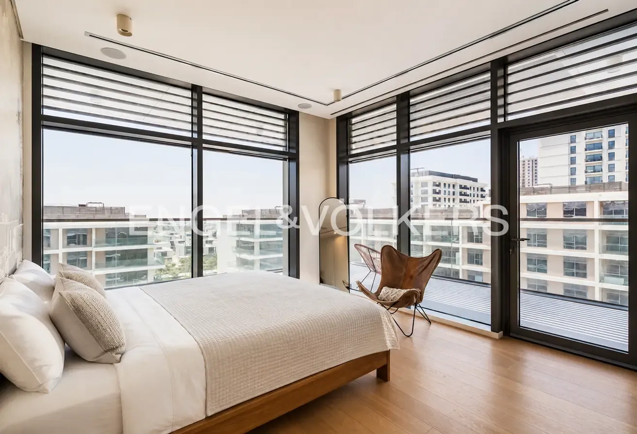 Fully Upgraded | Luxury Penthouse | Park Views