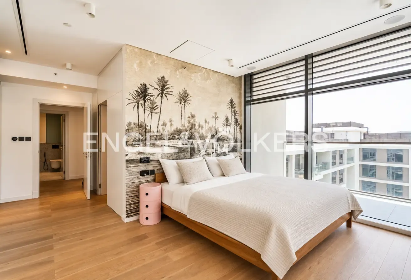 Fully Upgraded | Luxury Penthouse | Park Views