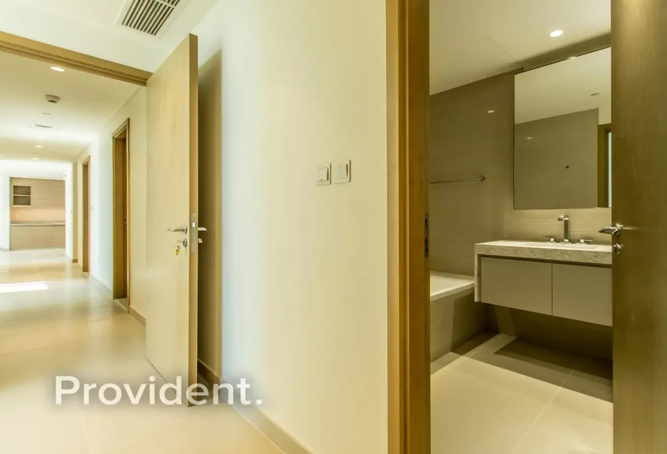 Vacant | High Floor | Largest Layout