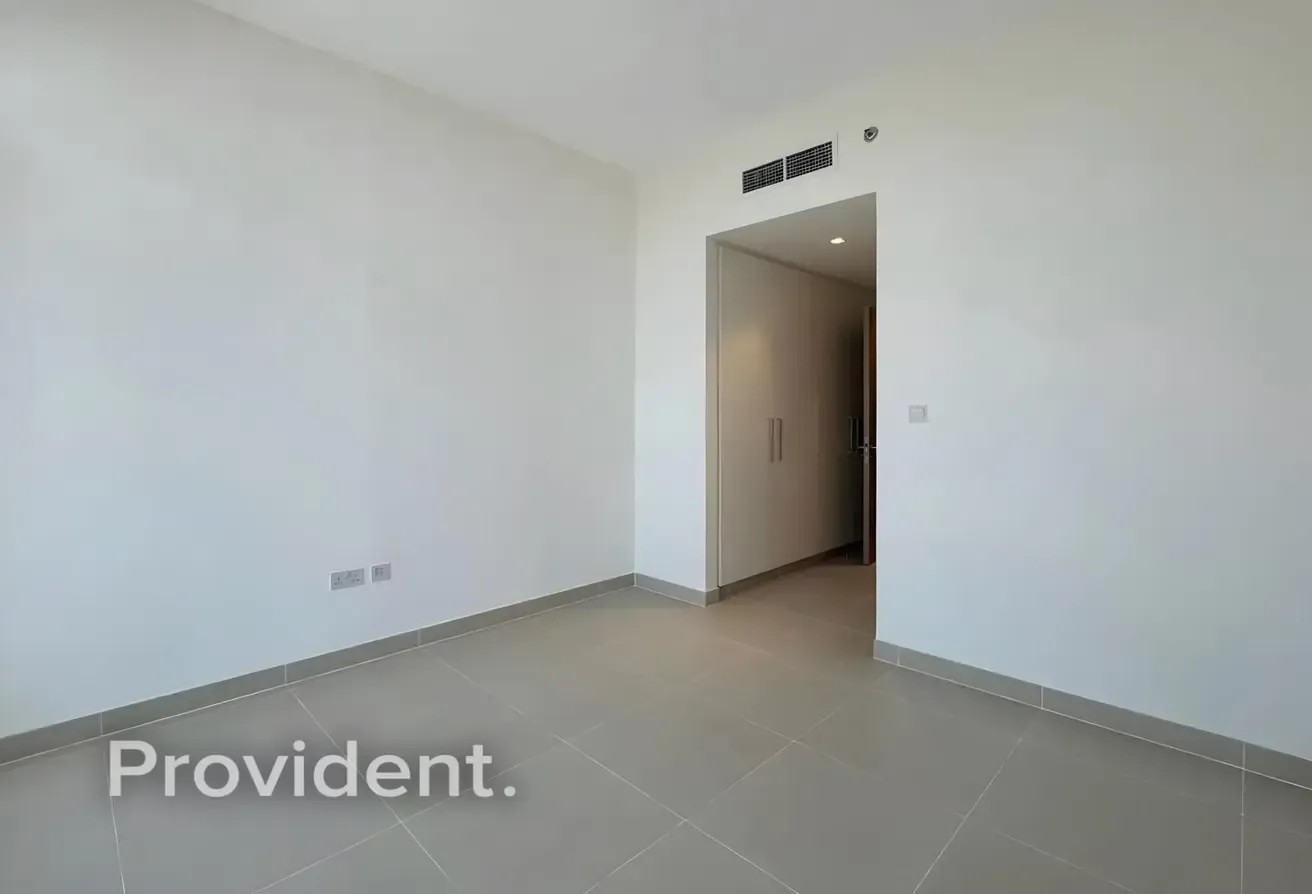 Vacant | High Floor | Largest Layout
