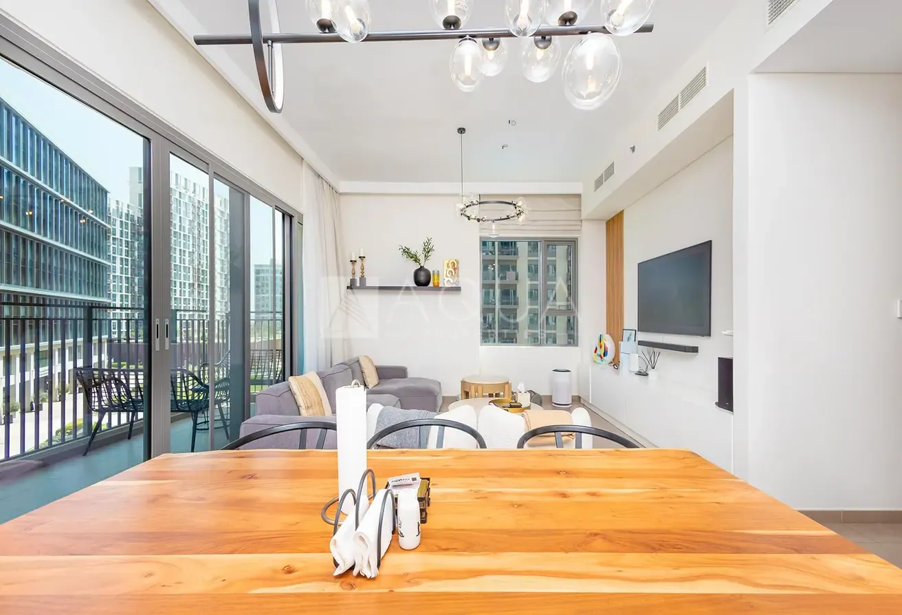Exclusive | Contemporary | Pool View | Low Floor