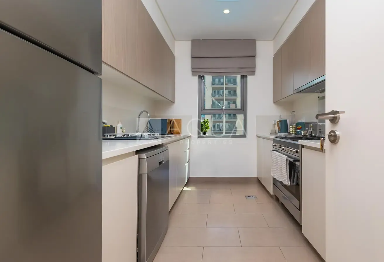 Exclusive | Contemporary | Pool View | Low Floor
