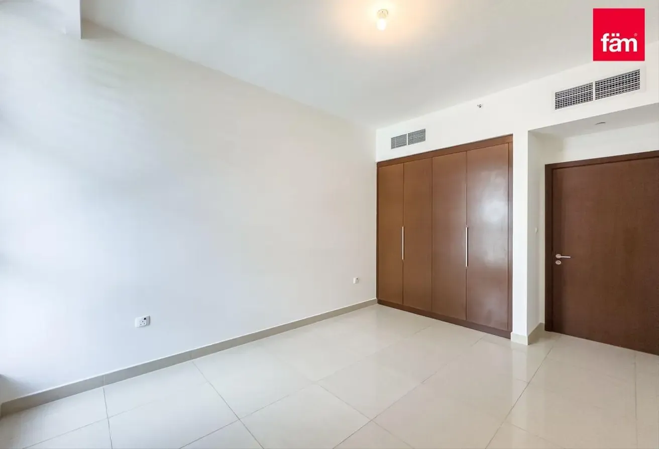 Vacant | Open View | Direct Access To Park