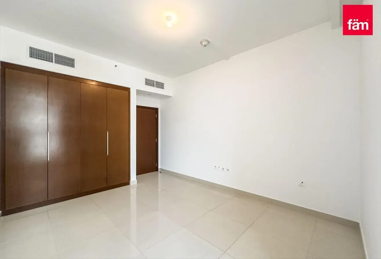 Vacant | Open View | Direct Access To Park
