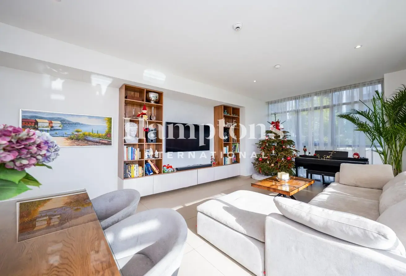 Park - Pool | Spacious | Unique Opportunity