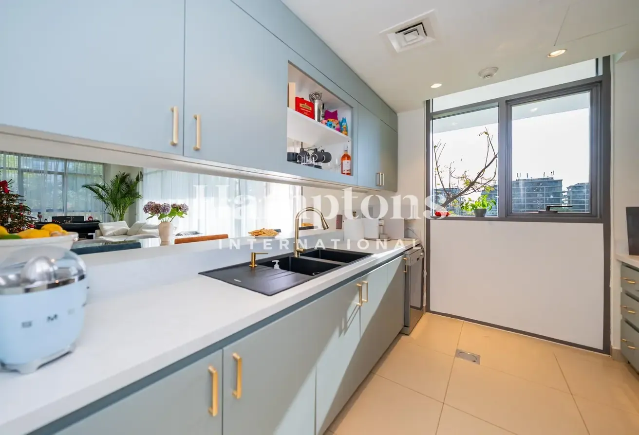 Park - Pool | Spacious | Unique Opportunity