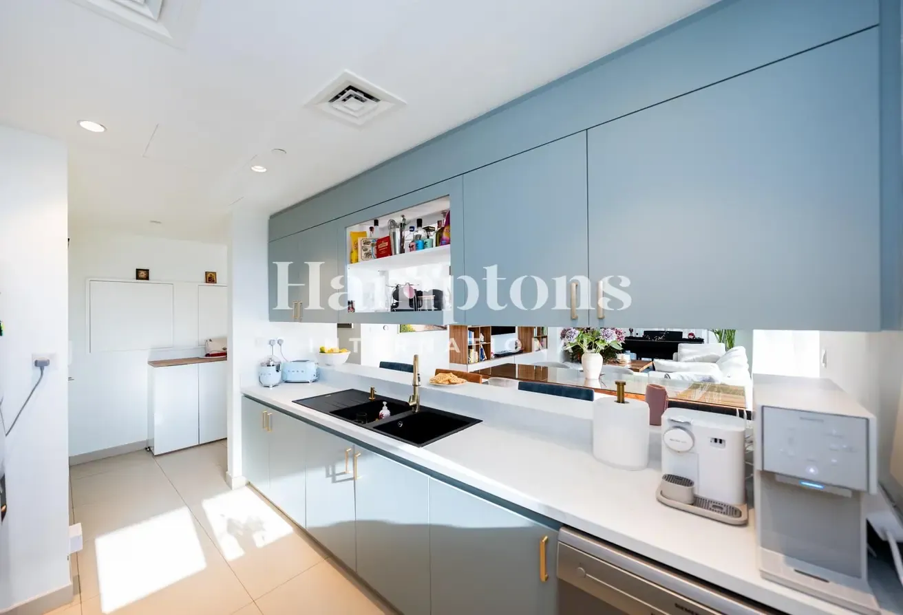 Park - Pool | Spacious | Unique Opportunity