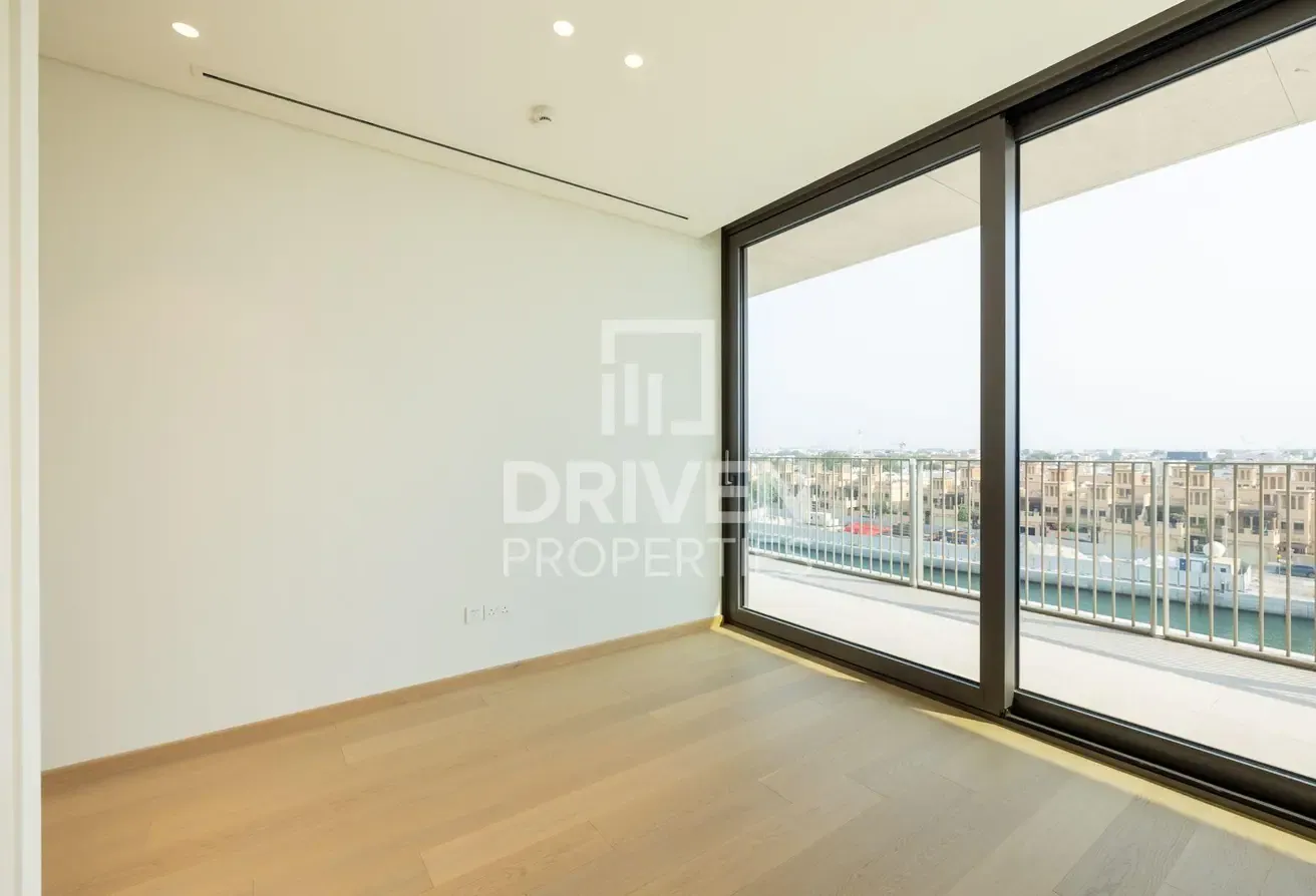 Full Canal View | Rare Layout | Prime Location