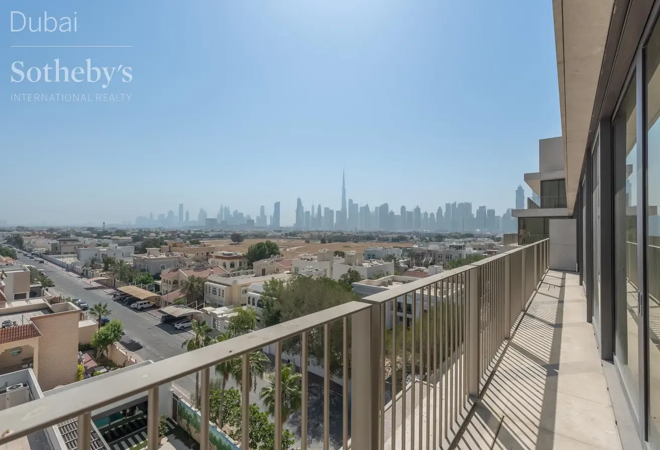 High-Floor Canalfront Apartment in Jumeirah
