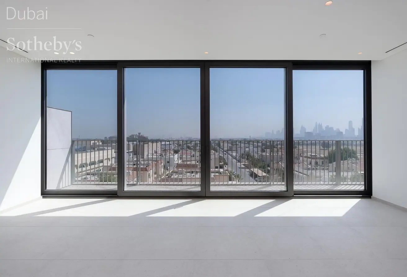 High-Floor Canalfront Apartment in Jumeirah
