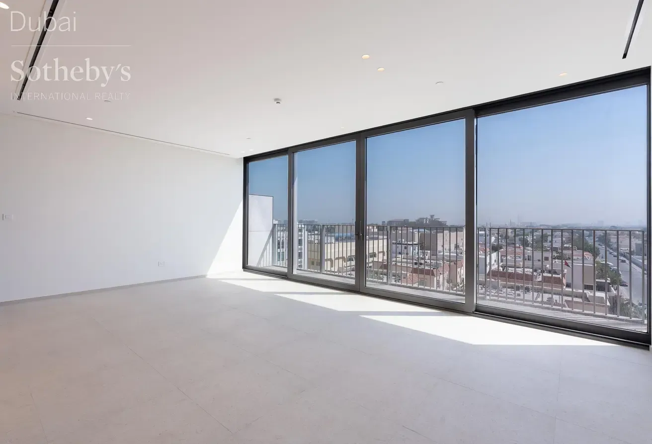 High-Floor Canalfront Apartment in Jumeirah
