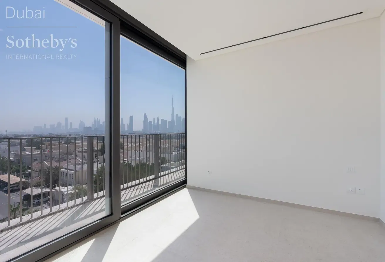 High-Floor Canalfront Apartment in Jumeirah