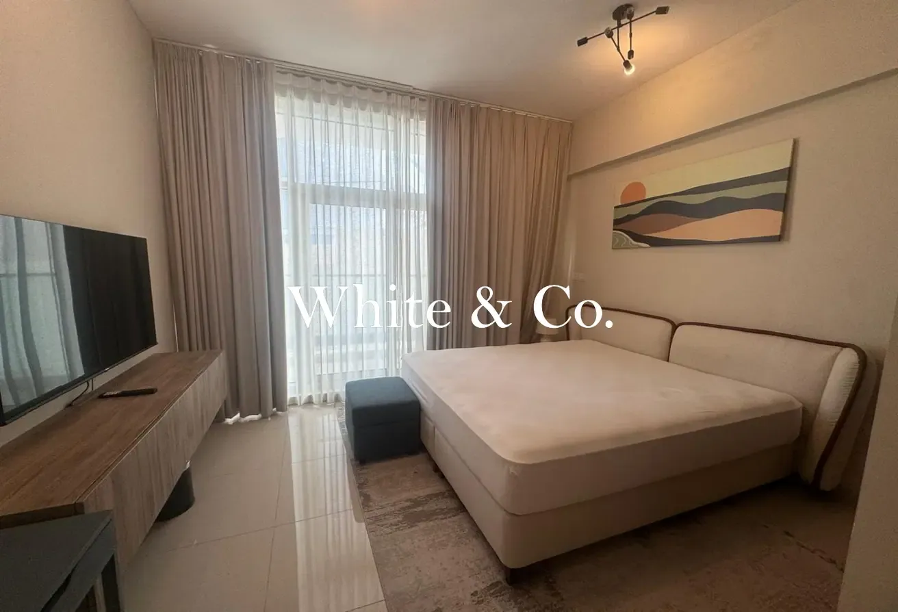 SPACIOUS LAYOUT / VACANT / FURNISHED UNIT
