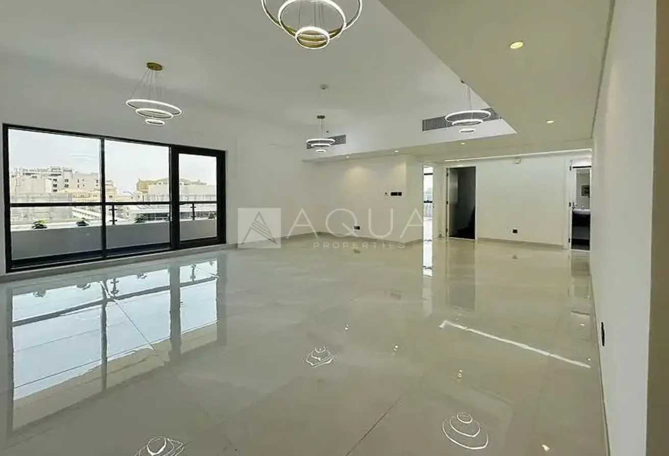 Vacant | Upgraded | Free Hold | Best Location