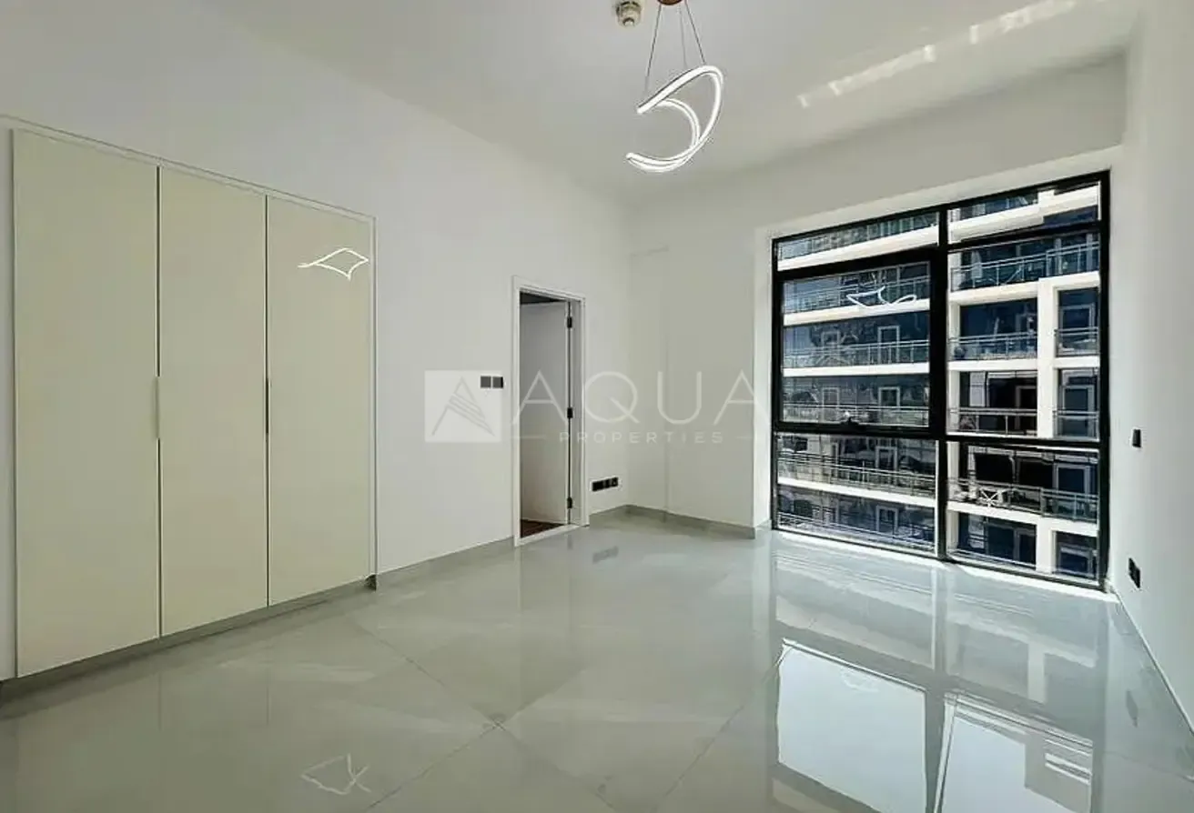 Vacant | Upgraded | Free Hold | Best Location
