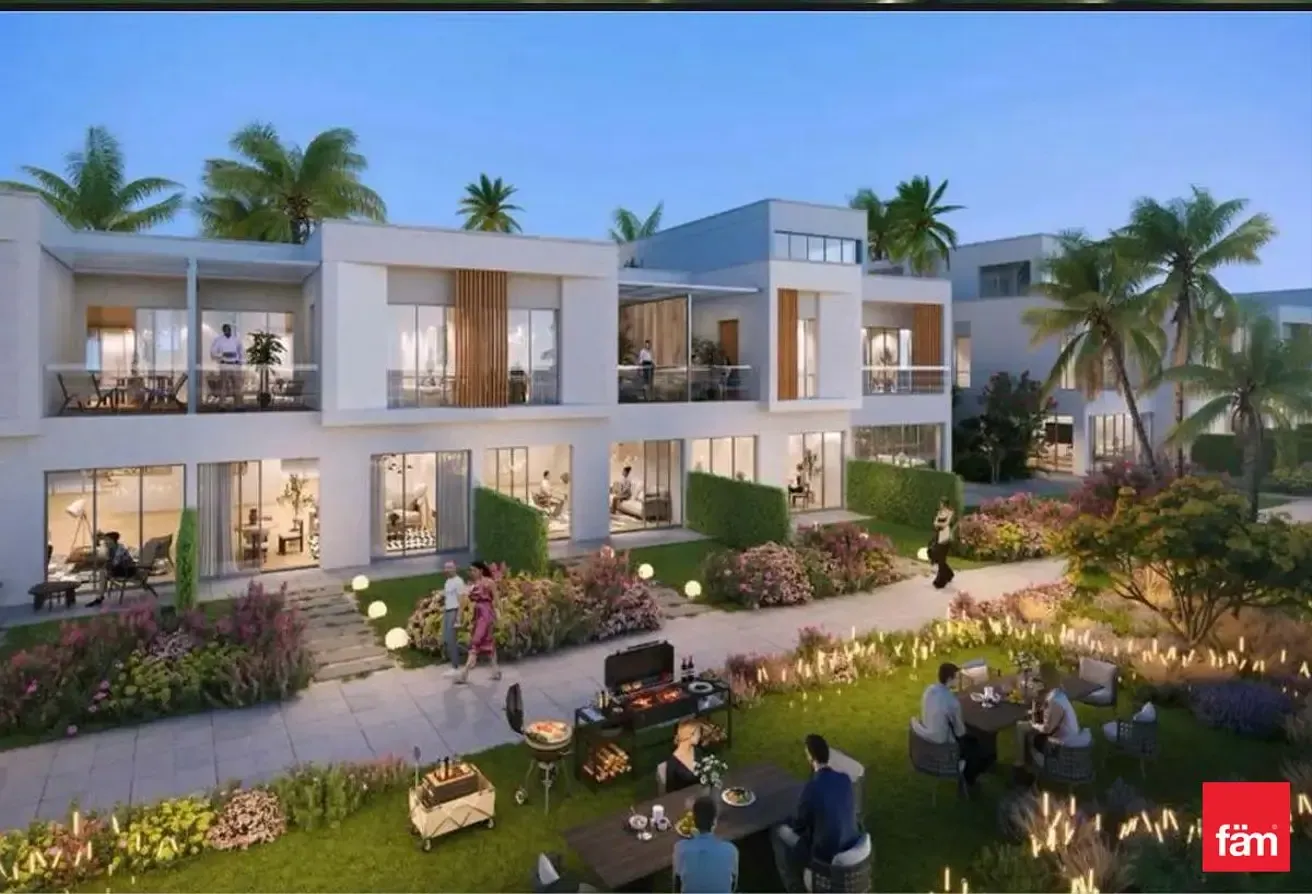 Corner | Single Row | 5 Bedroom | Big Plot | 1% Pp