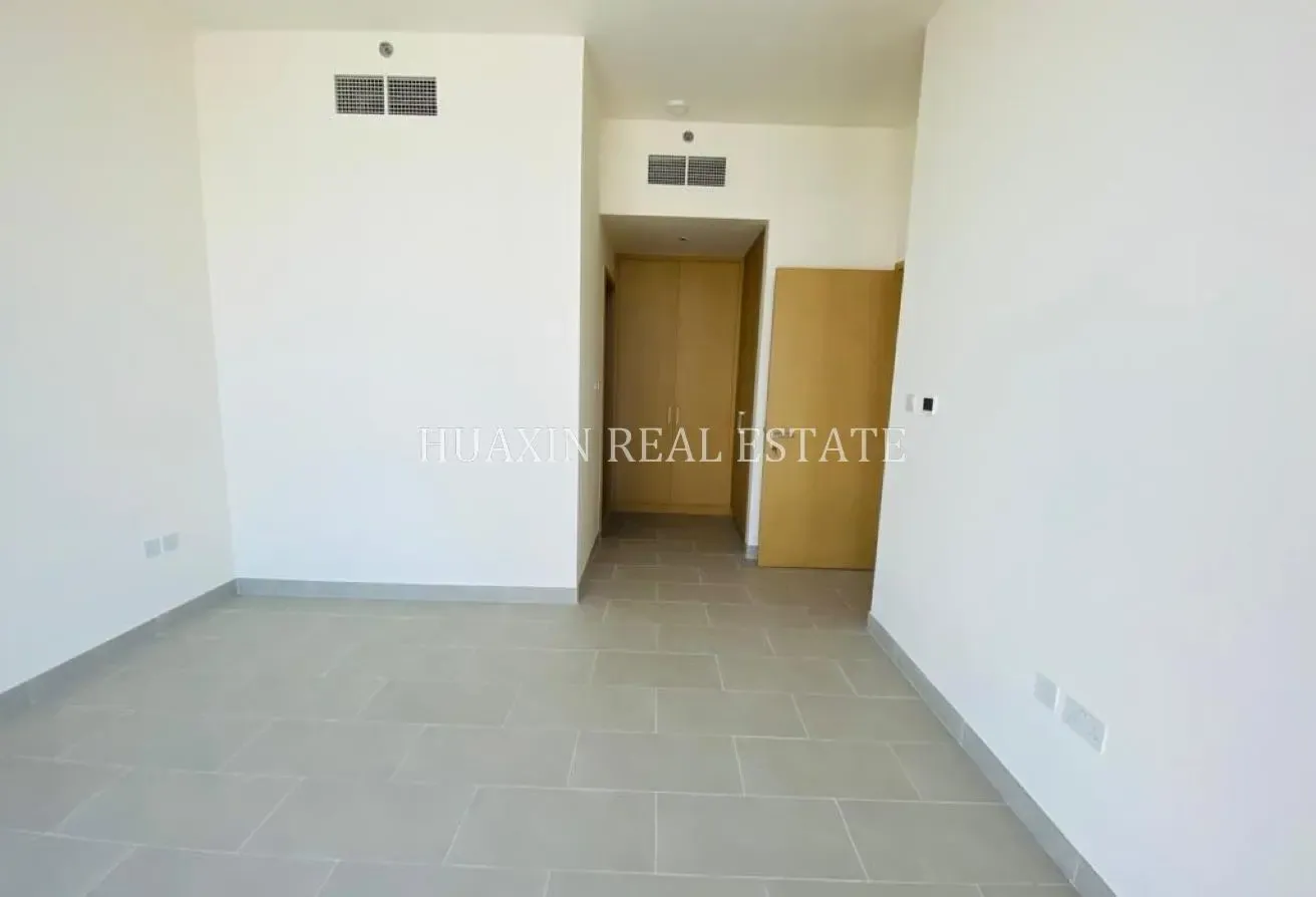 Tenanted | High Floor | No Agents