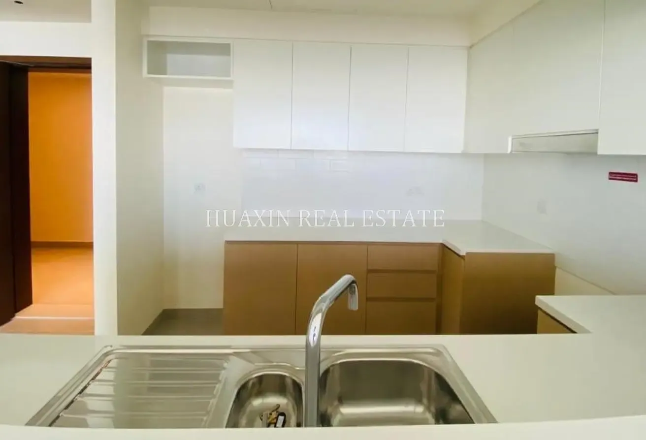 Tenanted | High Floor | No Agents